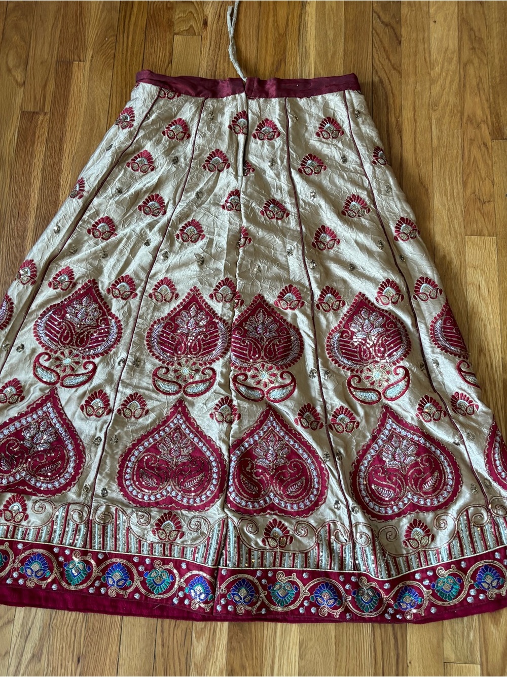 Indian Lehenga Skirt - Picture 2 of 9